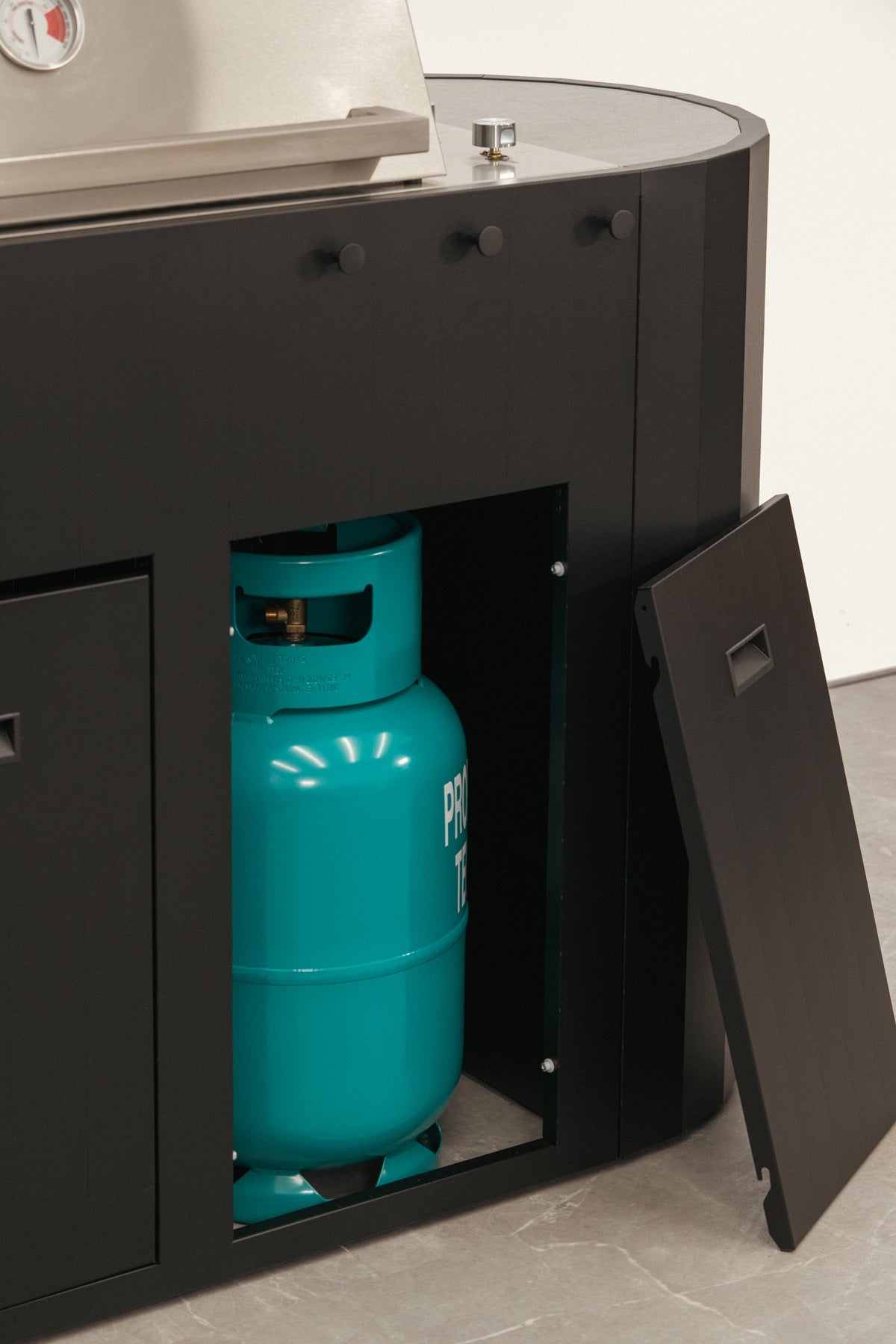 OVO GS hidden gas bottle compartment