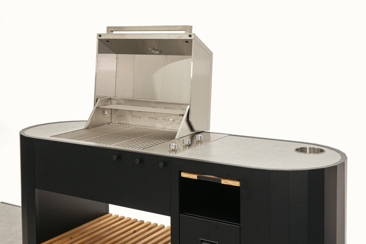 OVO GM gas grill close-up